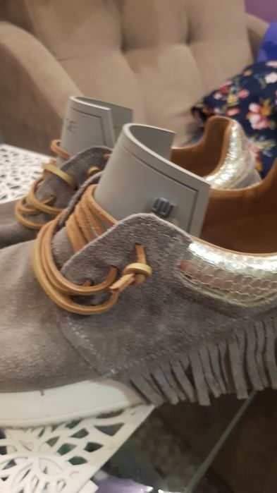 Buty  zamszowe  38
