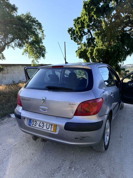Peugeot 307 1.4 HDi – Económico e Fiável