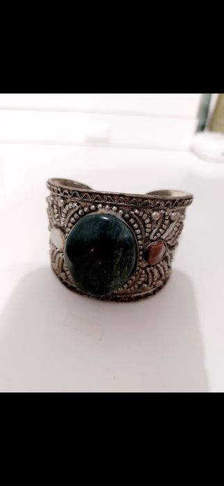 Pulseira com pedras boho/ estilo boémio