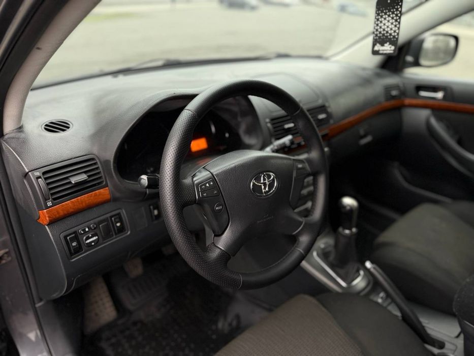 Toyota avensis 2008 рейстайлінг