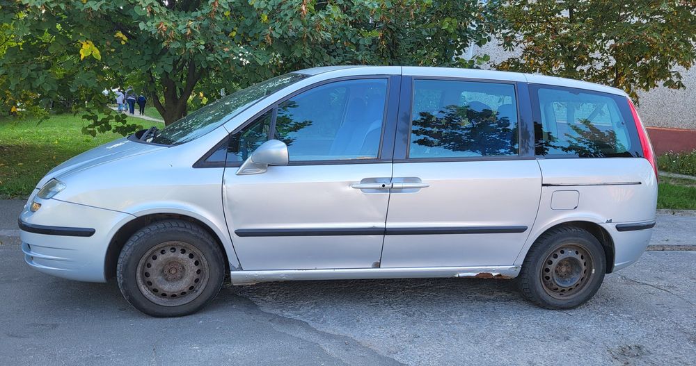 мінівен Fiat Ulysse