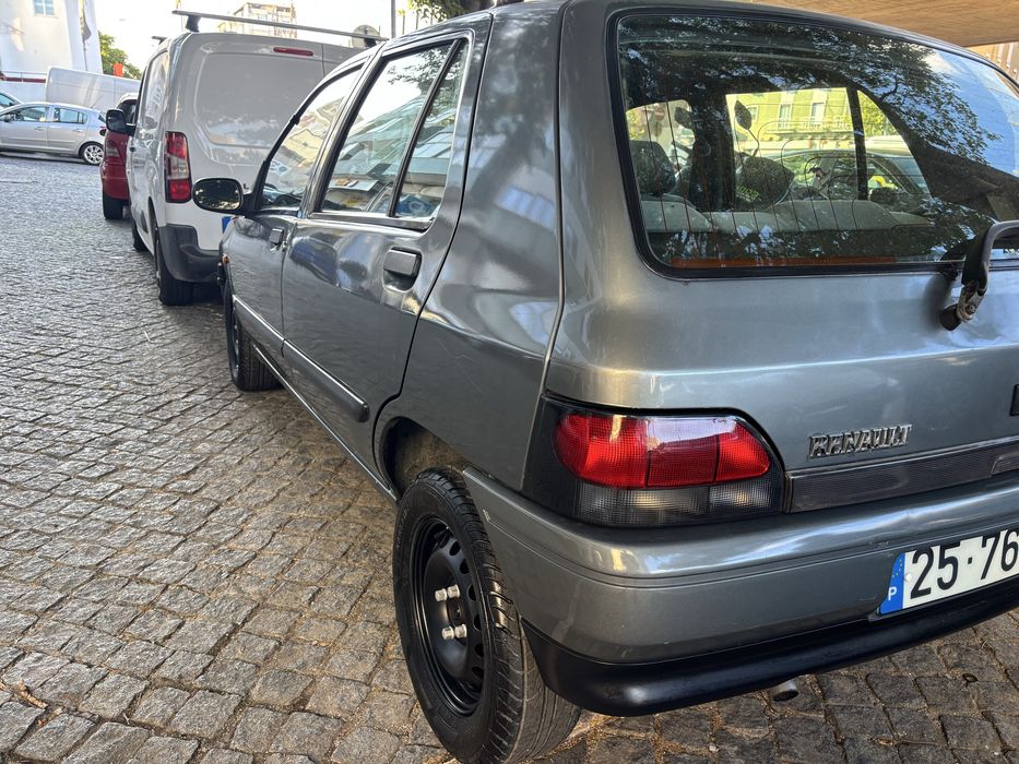Renault Clio RT 1.2 1996 GPL foto 4