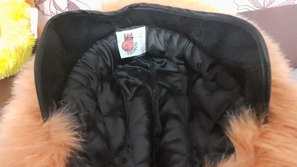 Меховой берет. Вставка кожа.