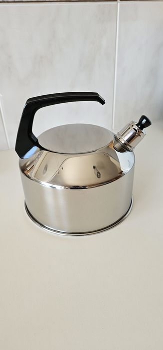 Chaleira em inox.