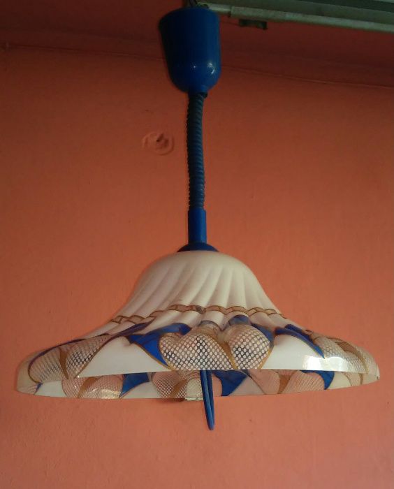 Lampa , żyrandol , kinkiet.