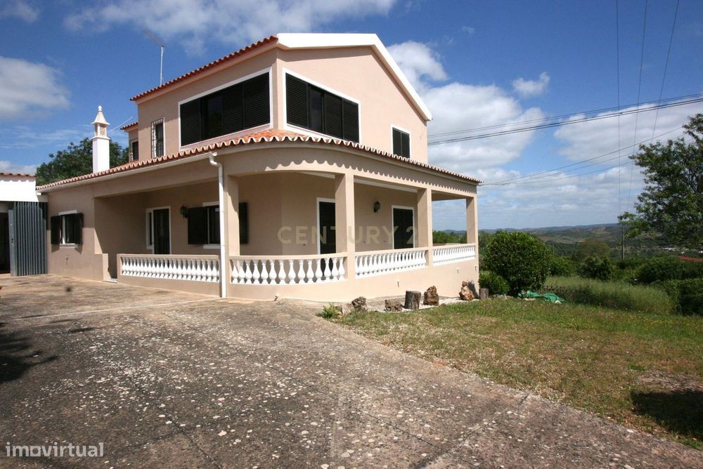 Propriedade de estilo tradicional T3+1, anexo e lote de 8080 m2 em Por