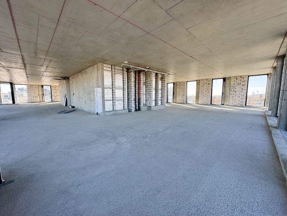 Офіси від 650 (м2) Біля Озера Преміум Рівня