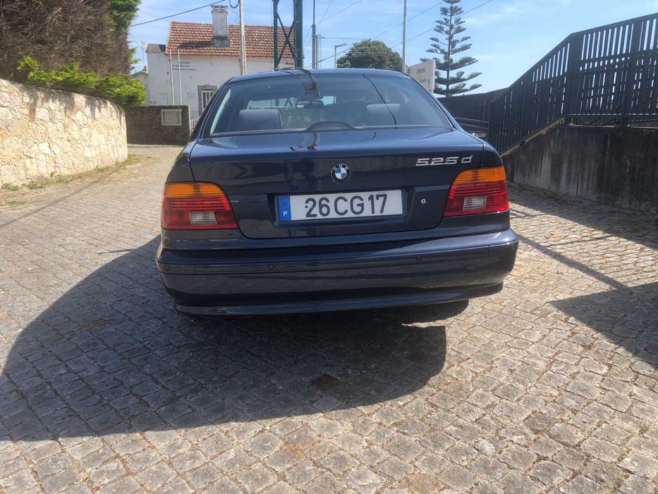 BMW 525d ano 2002 todo ele em muito bom estado e com poucos Km