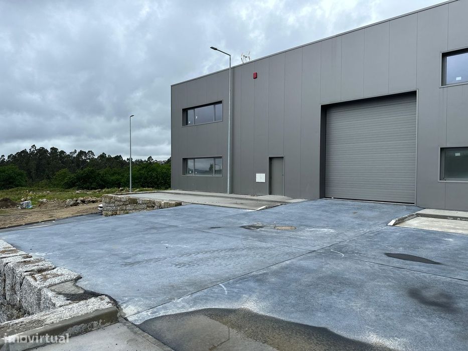 Armazém  Venda em Arnoso (Santa Maria e Santa Eulália) e Sezures,Vila