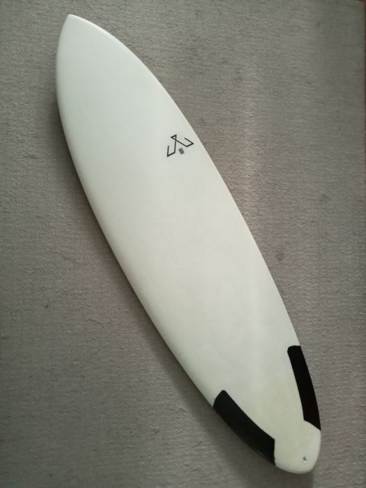 Prancha surf mid-length epoxy