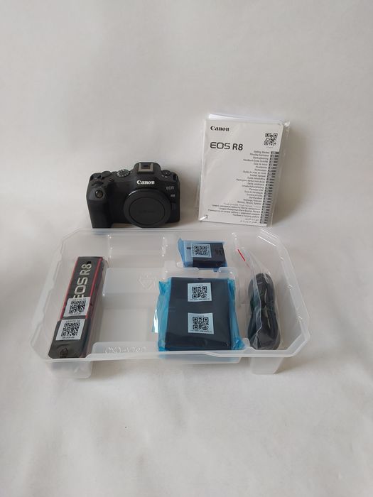 Повнокадровий  фотоапарат Canon EOS R8 Body (5803C019) Новий / Гарантія / Р8 Боді