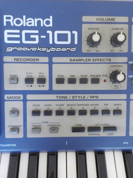 Roland EG 101 Groove keyboard Synth