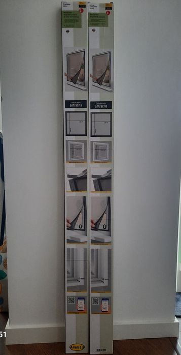 Duas cortinas mosquiteiras de janela NOVAS