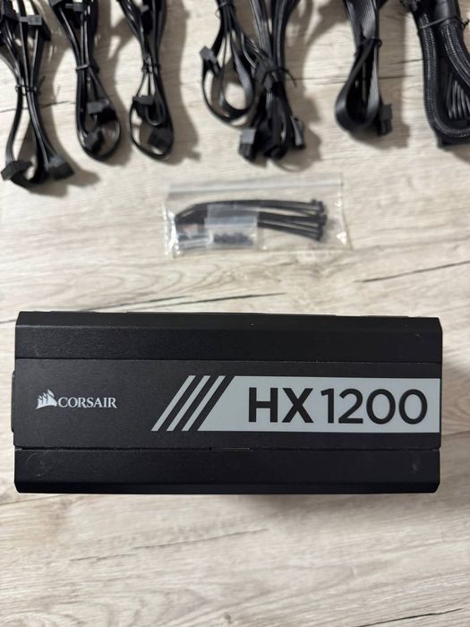 Блок живлення Corsair HX1200 1200W – 80 PLUS Platinum (CP-9020140-EU)