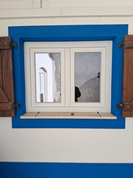 POR MEDIDA Janelas, Portas, Estores, Mosquiteira