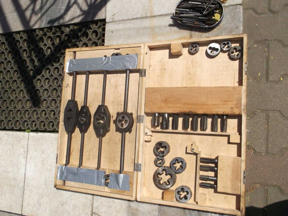 komplety kluczy samochodowych z epoki prlu