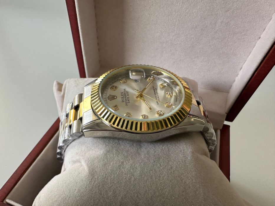 Relógio Rolex Datejust Oyster Perpetual 39mm Dourado Prateado Novo