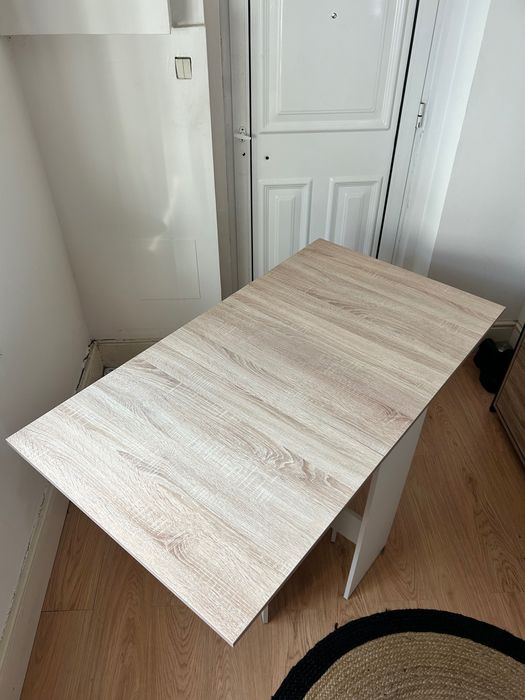 Mesa dobrável como nova