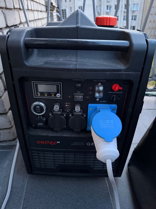 Інверторний бензиновий генератор DNIPRO M GX-50iGR