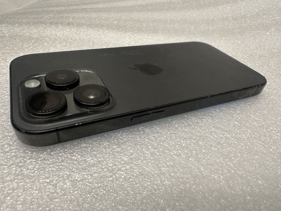 iPhone 15 pro 128 titanium black