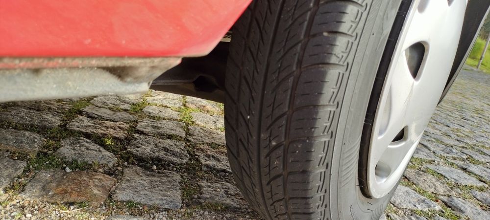 Opel Corsa 1.0 muito estimado