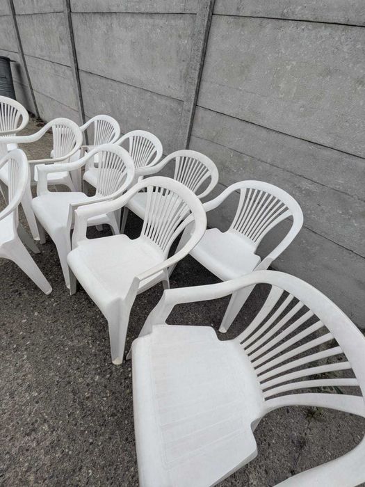Krzesła plastikowe ogrodowe – białe