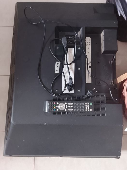 TV Philips bom estado.