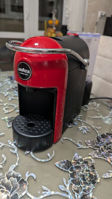 Кавомашинка Lavazza A Modo Mio Jolie капсульна, кавоварка