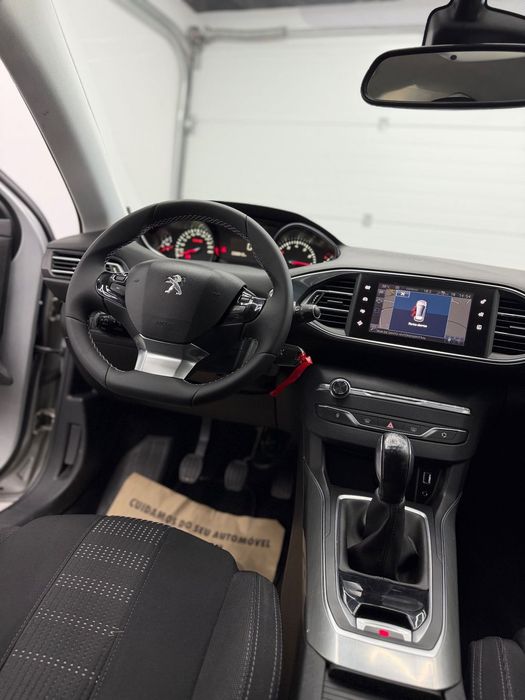 Peugeot 308 1.2 PureTech Business Line