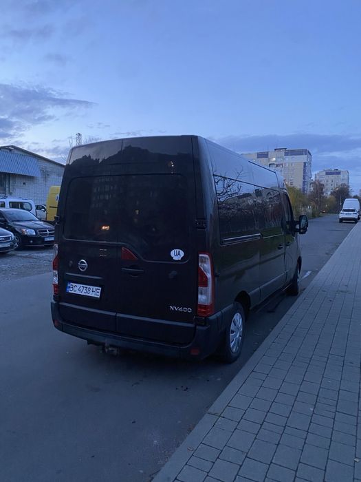 Бус пасажир нісан nv400 8+1