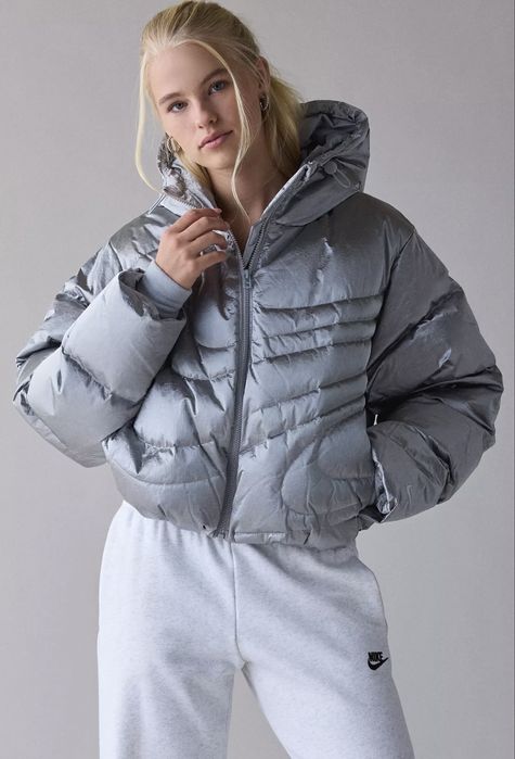 Nike  FW25 Серія Swoosh Therma-FIT Пухова куртка з капюшоном ( розмір с, хл )
