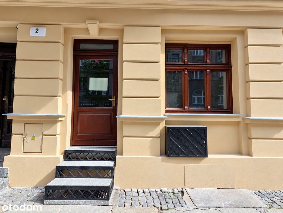 Lokal w centrum Poznania | Wejście z ulicy | Idealny pod biznes