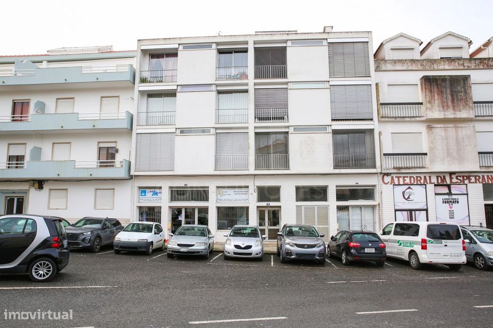 Amplitude e Conforto no Centro de Sobral de Monte Agraço Apartament...