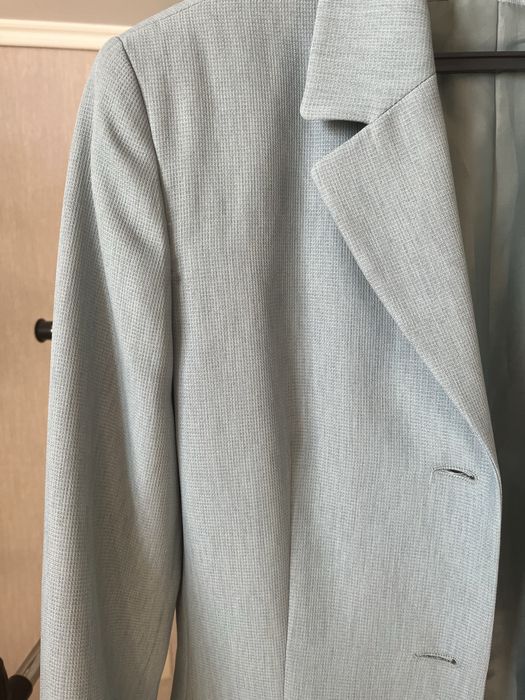 Класичний жіночий  блейзер  блакитного кольору. Розмір М