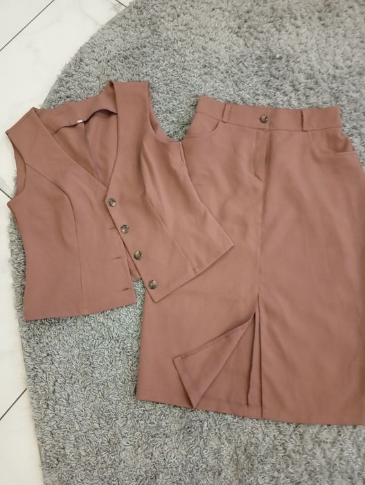 Продам костюм 46/48р 350грн