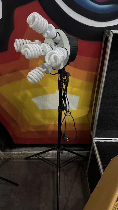 Luzes de estudio com tripeé