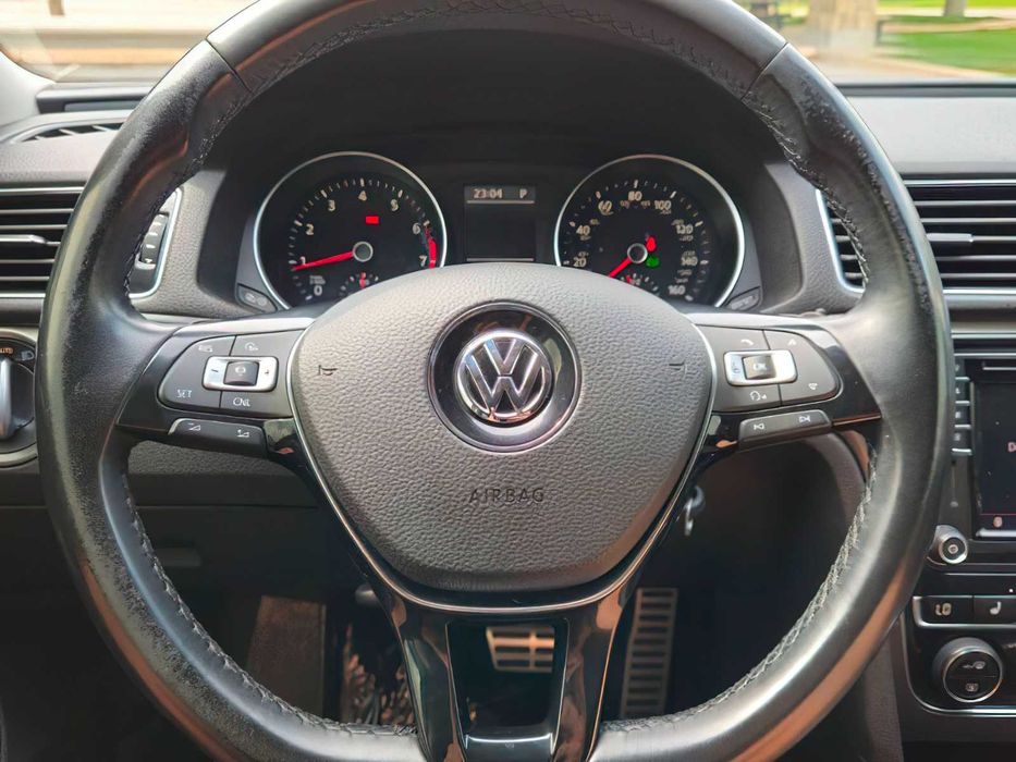 Volkswagen Passat      2018