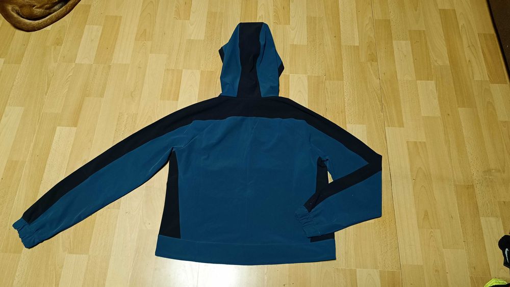 Damska krótka kurtka UNDER ARMOUR r.S stan idealny