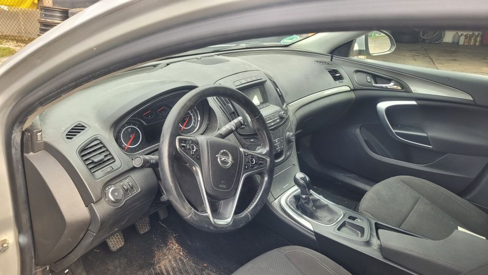 Opel insignia na czesci  1.6 cdti