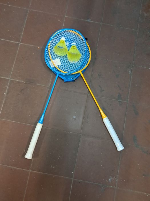 Vendo raquetes de badminton