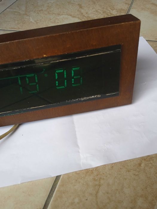 Zegar budzik ZSRR PRL cyfrowy elektronika