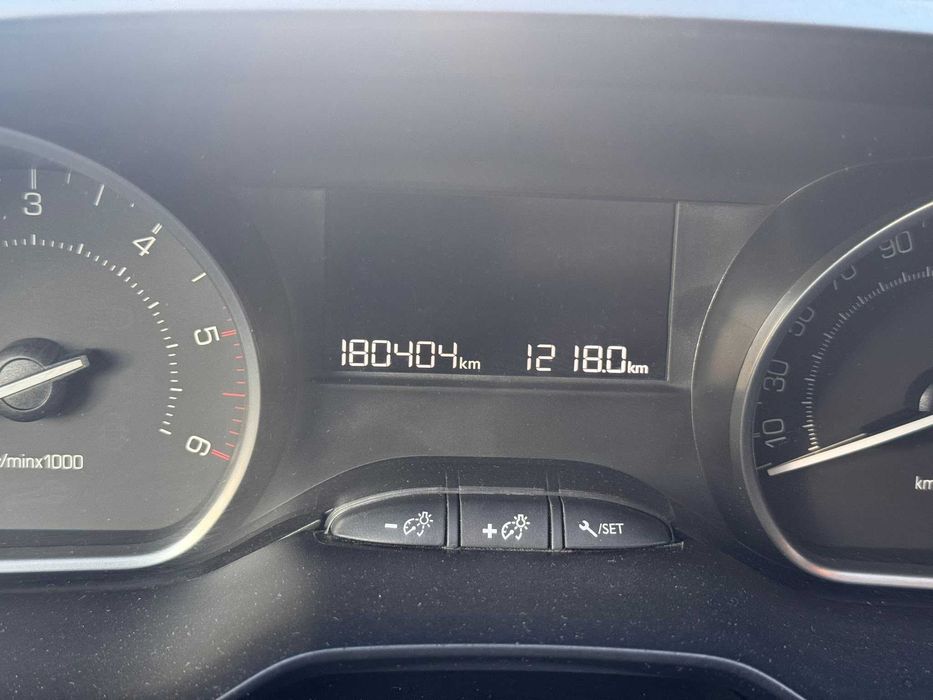 PEUGEOT 2008 STYLE 1.6 BlueHDi 100cv | 2017
