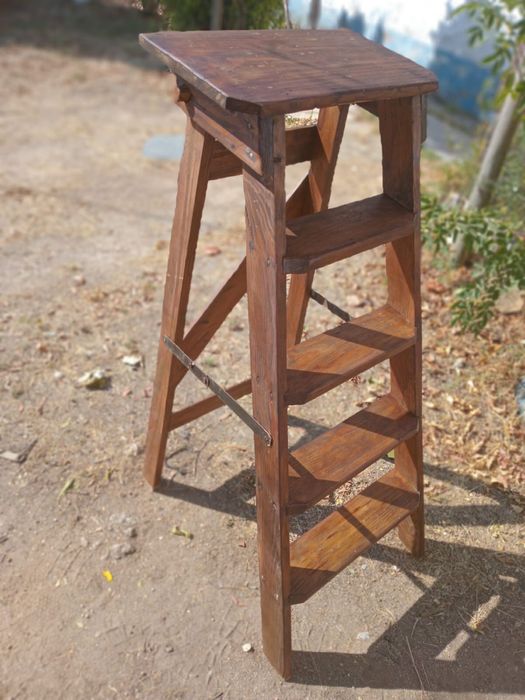 Escadotes madeira maciça