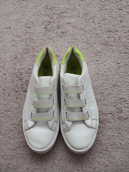 Кросівки підліткові