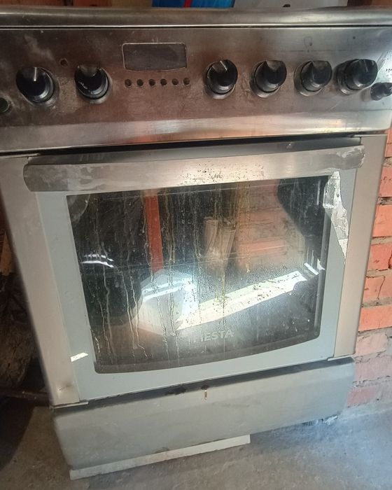 Газова плита з електродуховкою