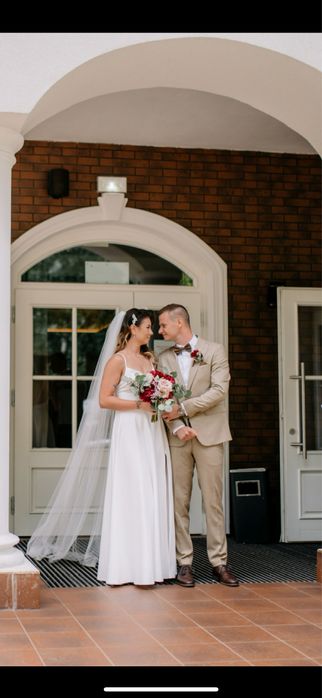 Suknia ślubna na ramiączkach r. 38