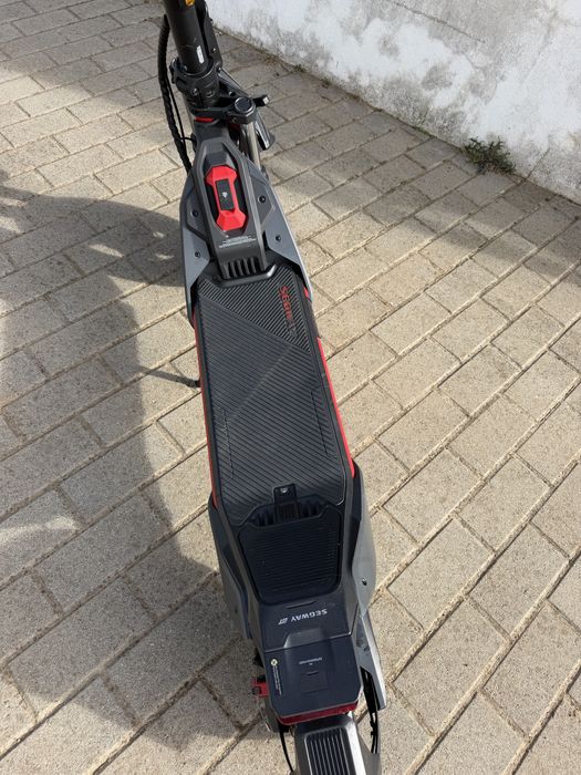 Trotinete eletrica Segway ZT3 pro