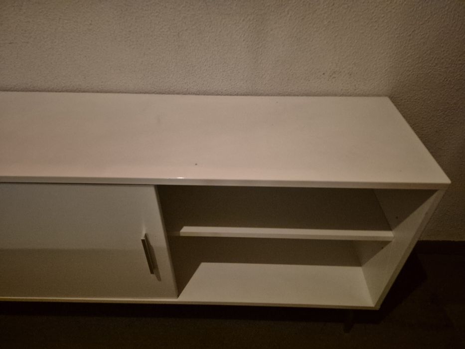 Movel branco Ikea estilo aparador