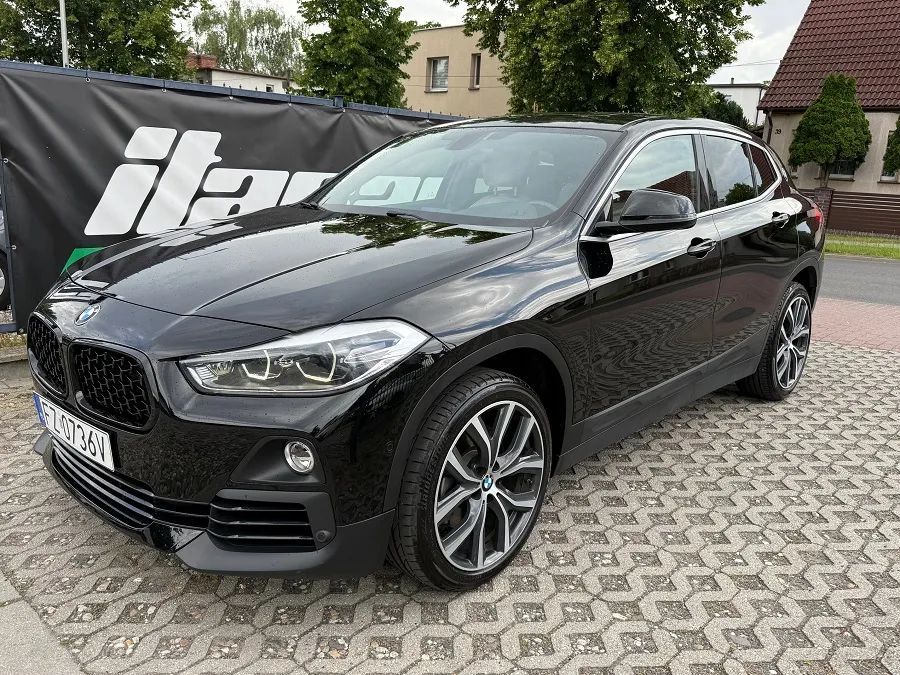 BMW X2 28i sDrive 231ps LED Panoramadach El. Klapa Kamera SUPER STAN