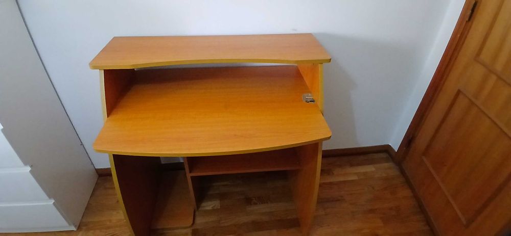 Secretária de quarto/escritório